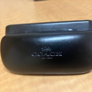 Coach Black Hard Eyeglass Case with Logo – Classic & Durable Storage